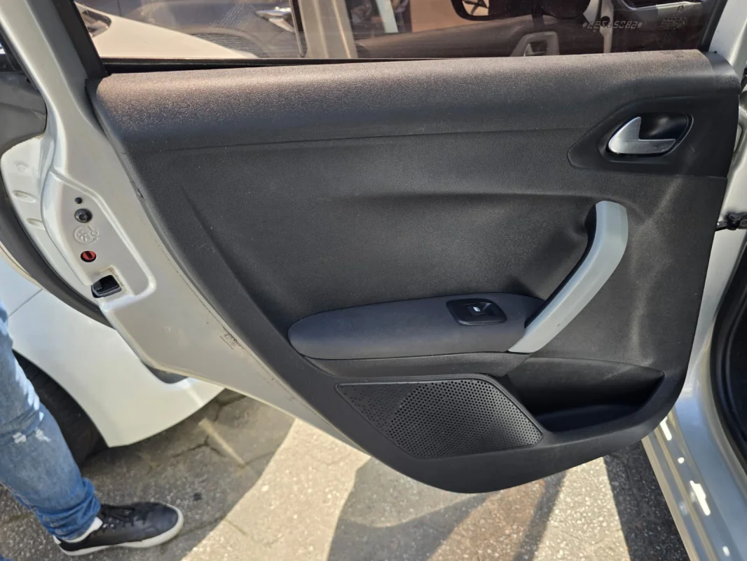 208 Allure 1.6 Aut. com teto panorâmico 2016 - Imagem 13