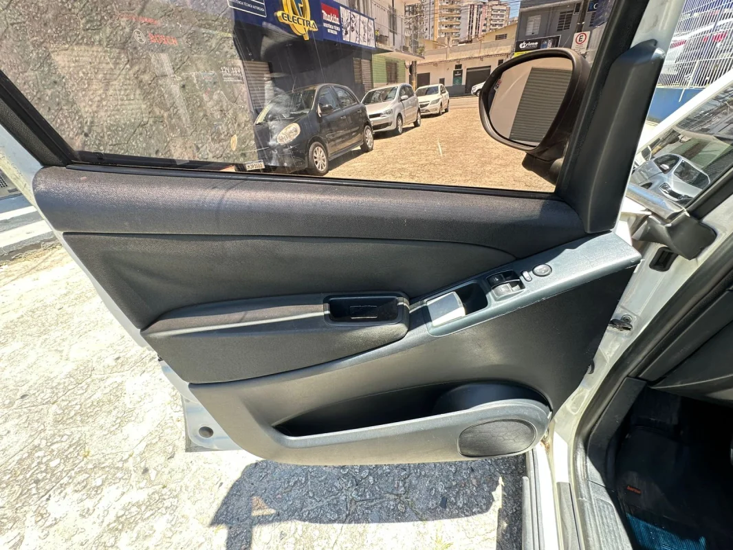 Idea Advent./ Adv.LOCKER 1.8 mpi Flex 5p 2015 - Imagem 12