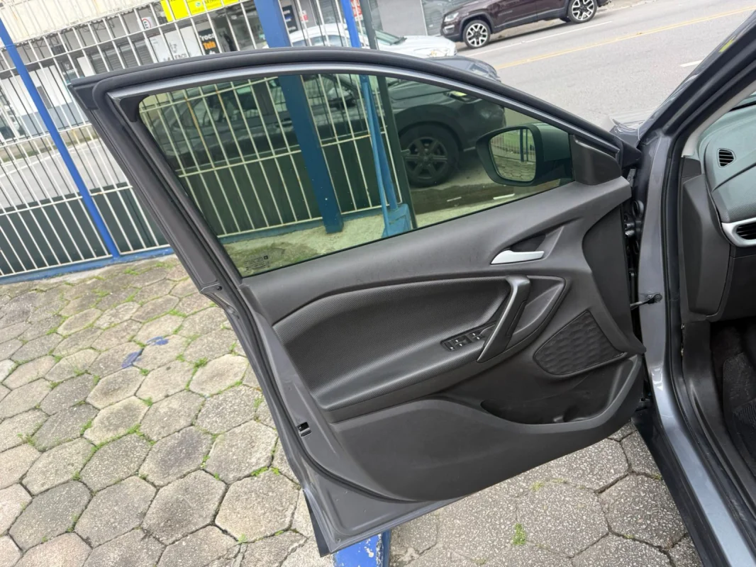 TRACKER 1.0 Turbo 12V Flex Automática 2023 - Imagem 12