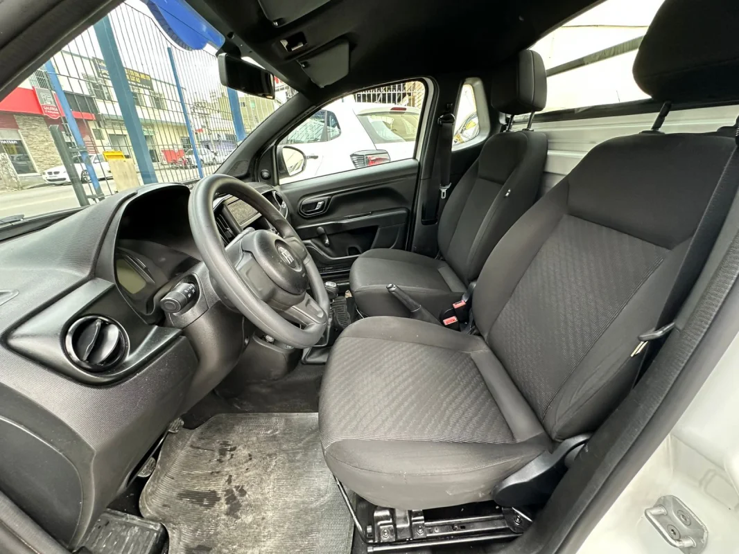 Strada Endurance 1.4 Mec. Direção Hidráulica e Ar Condicionado Flex 8V CS Plus 2023 - Imagem 5