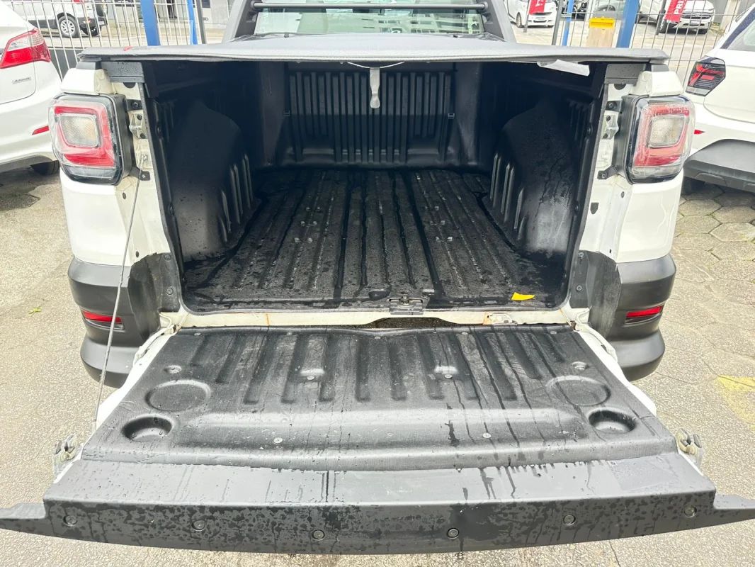 Strada Endurance 1.4 Mec. Direção Hidráulica e Ar Condicionado Flex 8V CS Plus 2023 - Imagem 9