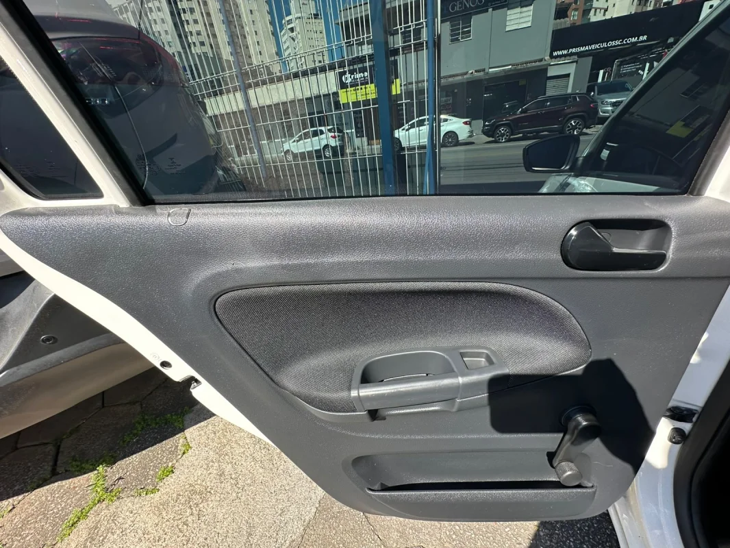 Voyage 1.0 Mec. Completo 2023 - Imagem 11