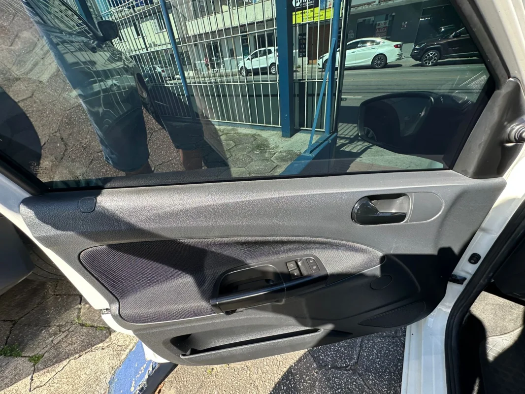 Voyage 1.0 Mec. Completo 2023 - Imagem 13