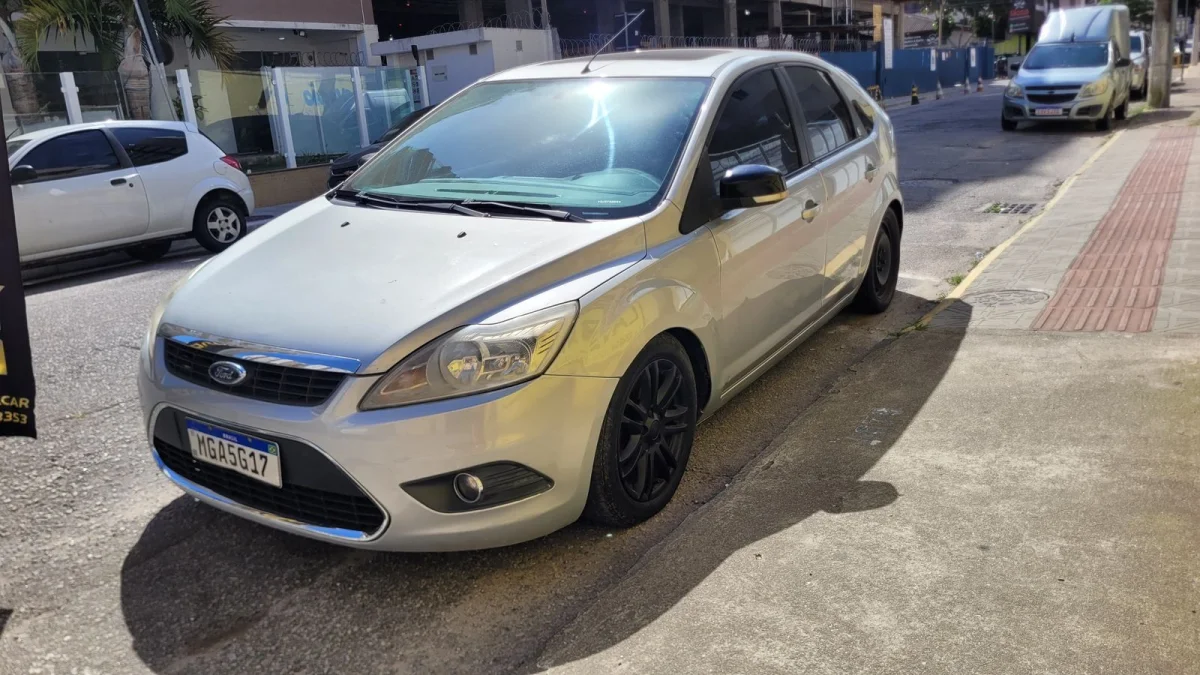 Focus Hatch Ghia 2.0 Completo Automático C/Teto Solar 2009 - Imagem 3