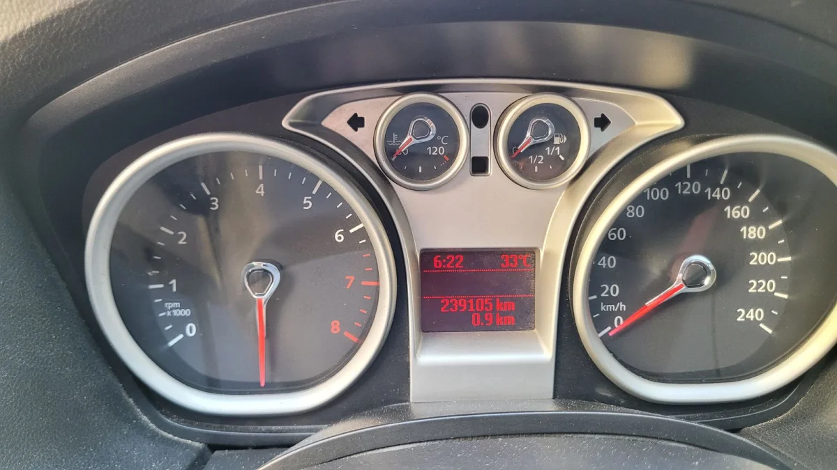 Focus Hatch Ghia 2.0 Completo Automático C/Teto Solar 2009 - Imagem 8