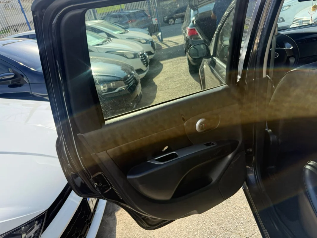 Livina SL 1.8 Aut. 2012 - Imagem 12