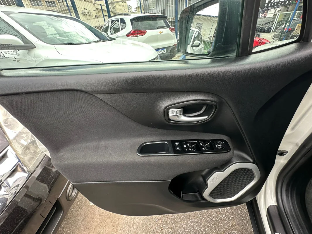 Renegade 1.8 4x2 Flex 16V Automática 2021 - Imagem 12