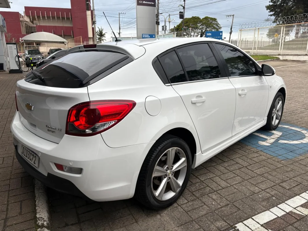 Cruze HB Sport LT 1.8 Aut. 2016 - Imagem 2