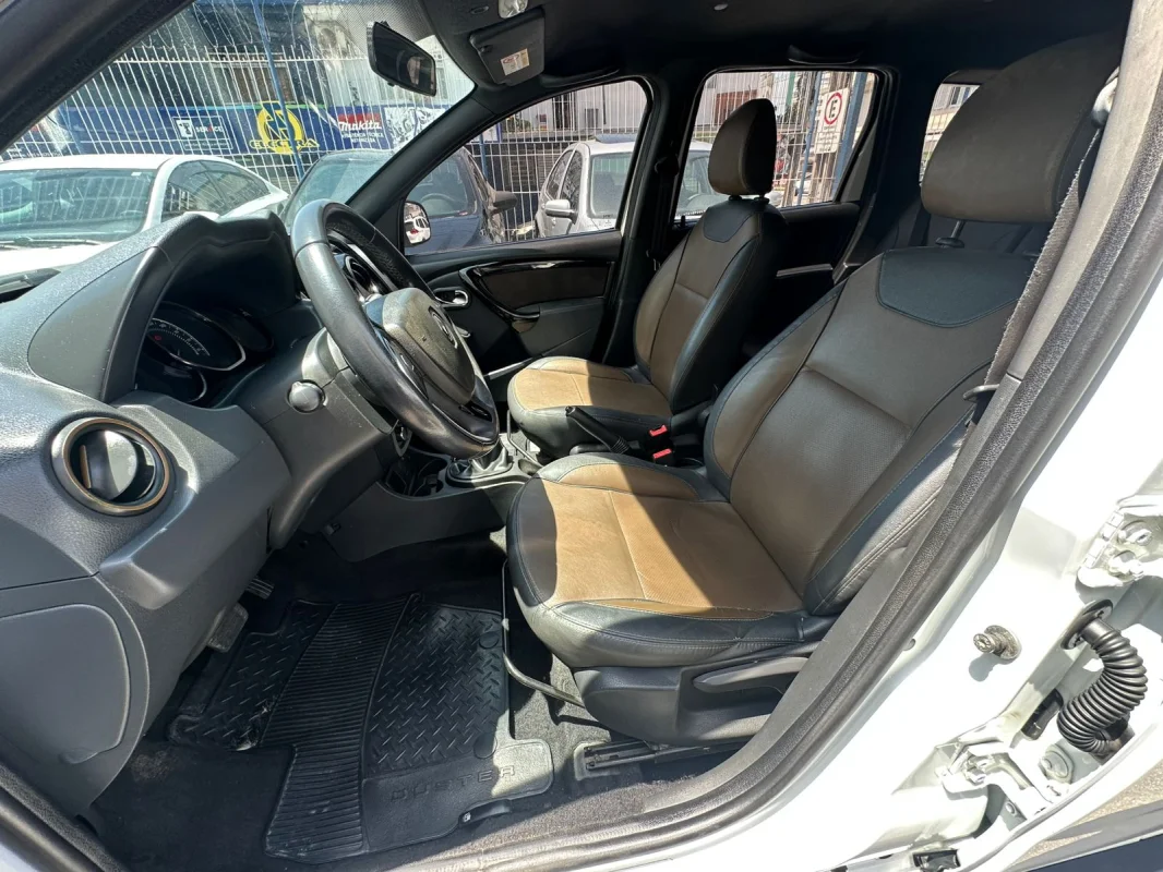 DUSTER DAKAR 4x2 2.0 Hi-Flex Automática 2018 - Imagem 7