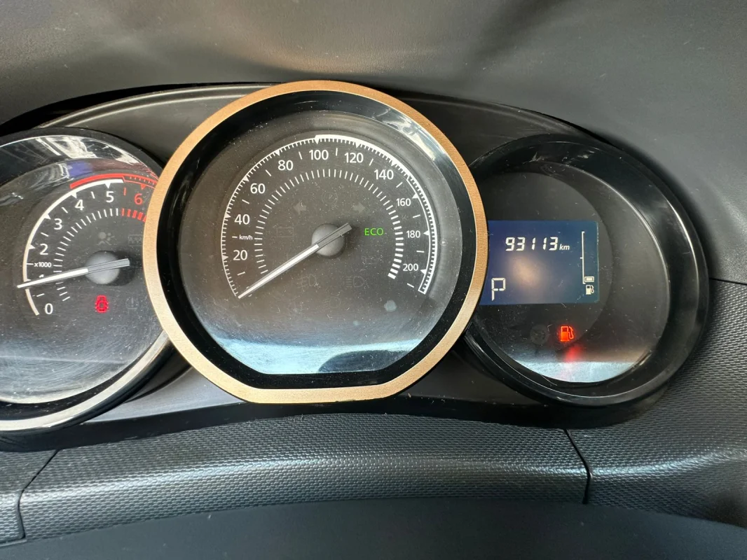 DUSTER DAKAR 4x2 2.0 Hi-Flex Automática 2018 - Imagem 8