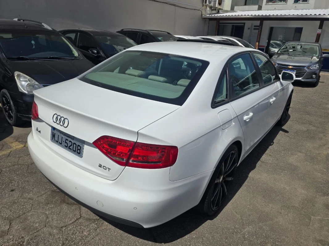 Audi A4 2.0 TFSi Multitronic com Teto 2012  - Imagem 3