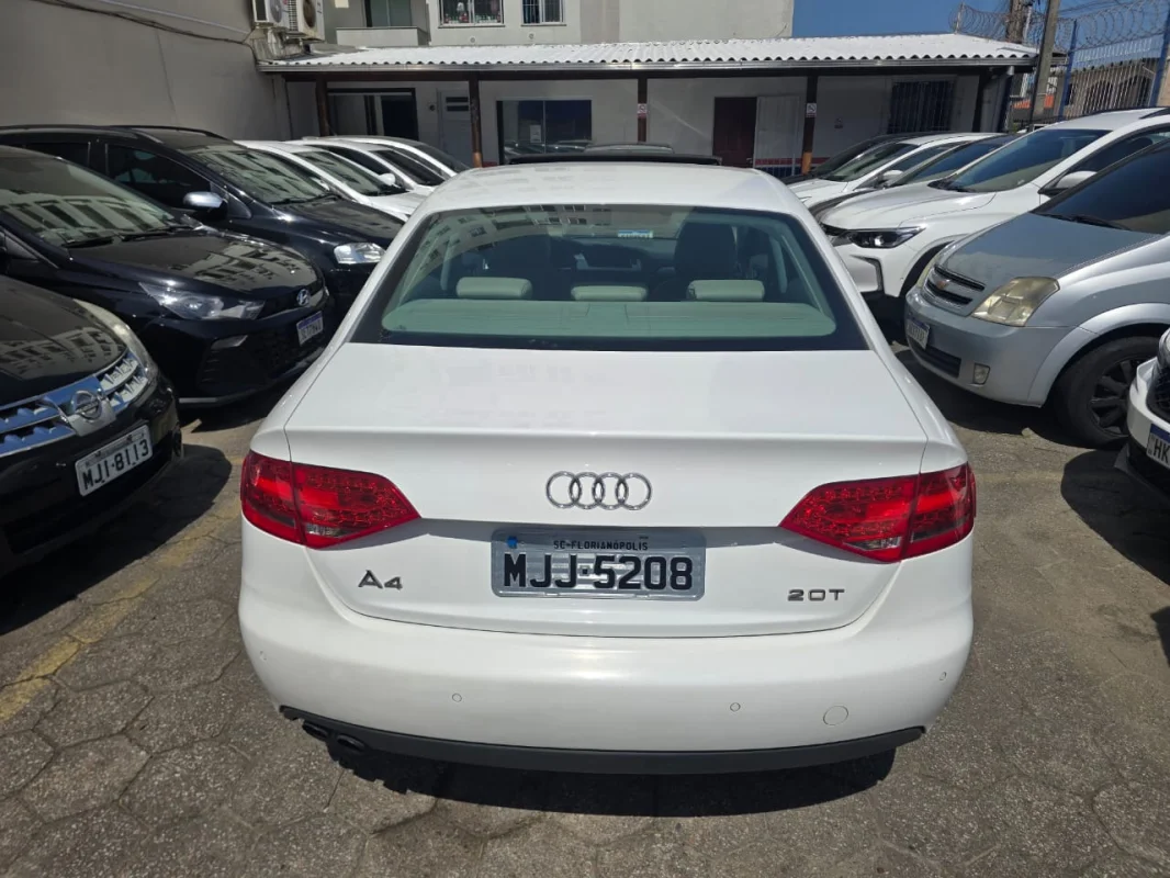 Audi A4 2.0 TFSi Multitronic com Teto 2012  - Imagem 6