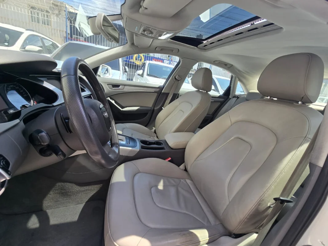 Audi A4 2.0 TFSi Multitronic com Teto 2012  - Imagem 9