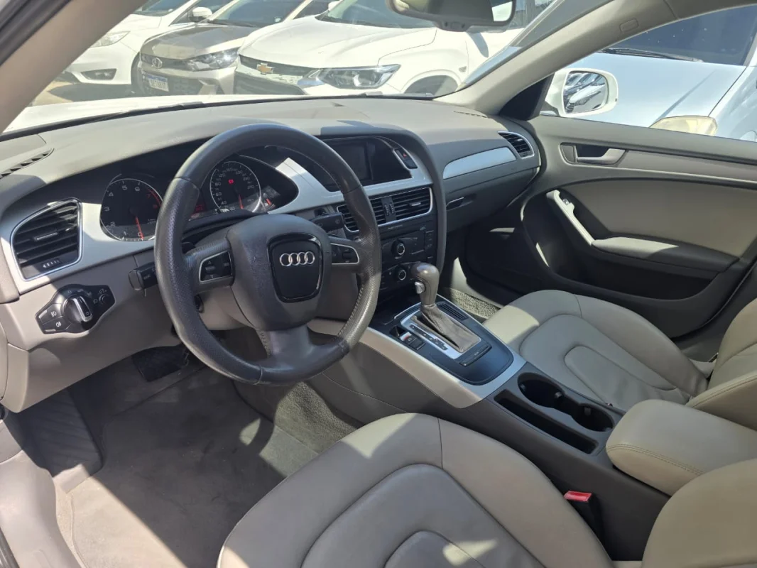 Audi A4 2.0 TFSi Multitronic com Teto 2012  - Imagem 7
