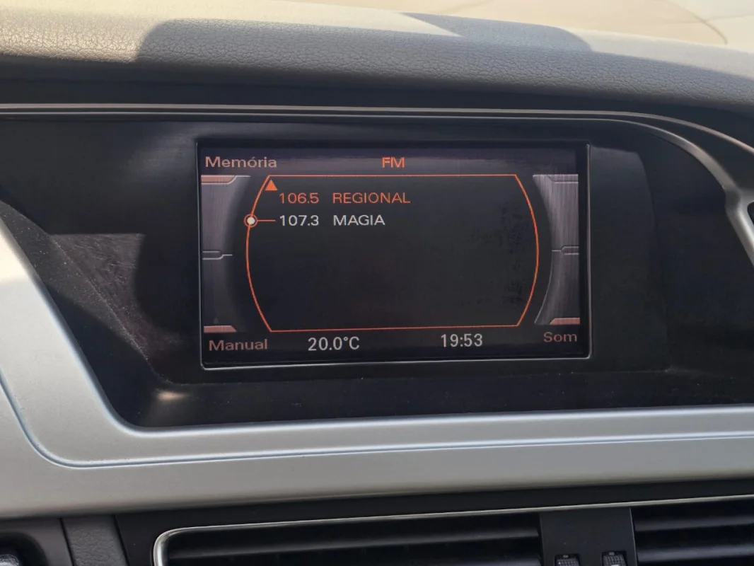 Audi A4 2.0 TFSi Multitronic com Teto 2012  - Imagem 12