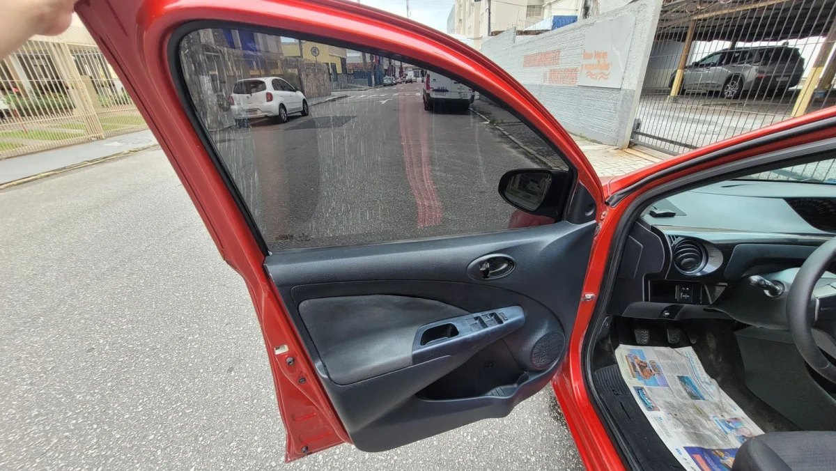 Etios X 1.3 Completo Manual 2015 - Imagem 11