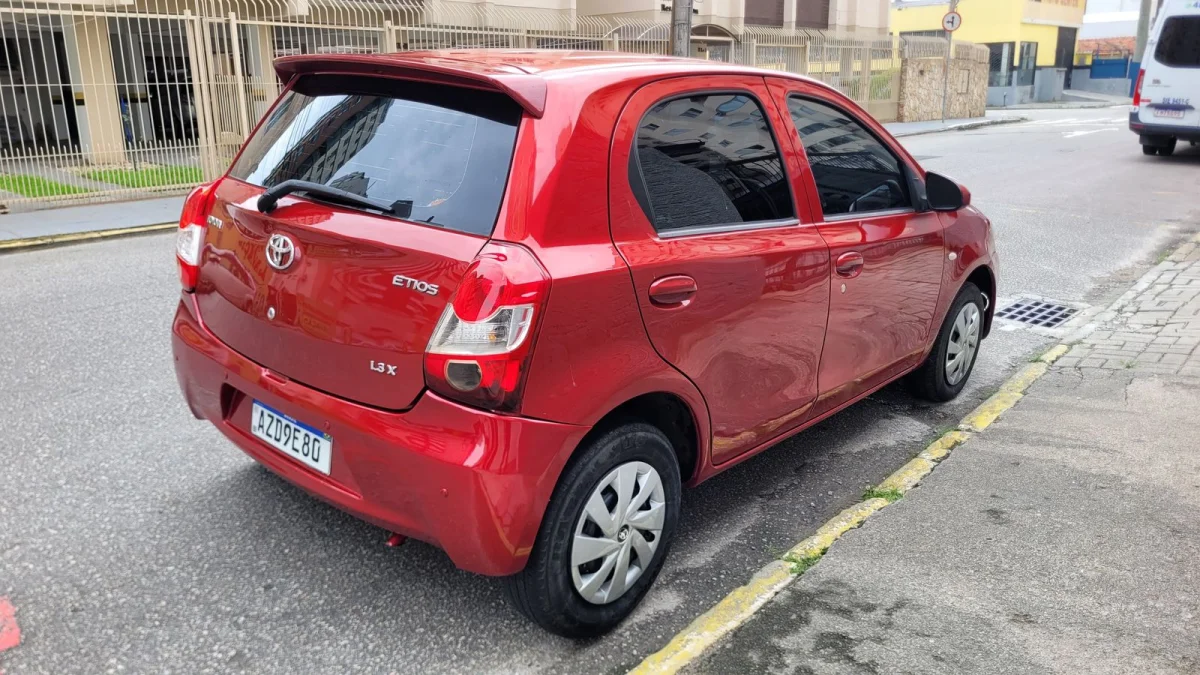 Etios X 1.3 Completo Manual 2015 - Imagem 5