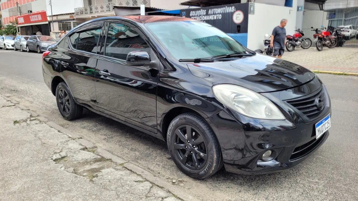 Versa SL 1.6 Completa 2014