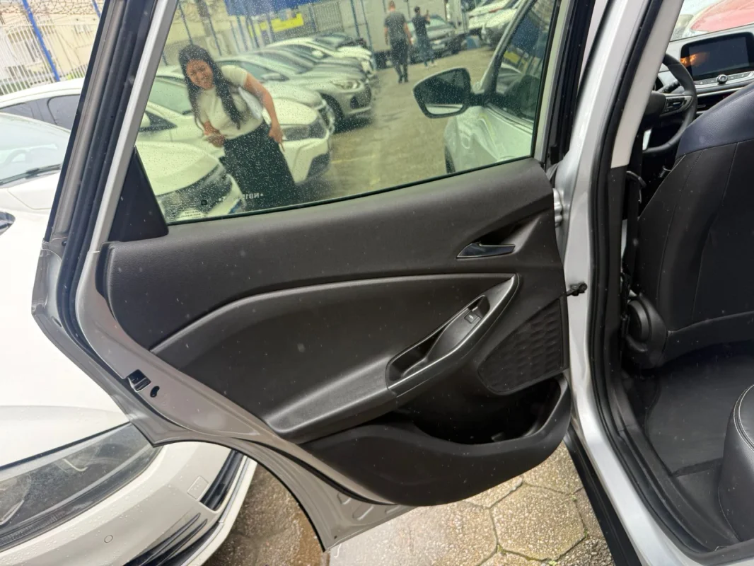 TRACKER Premier 1.2 Turbo 12V Flex Automática 2022 Com TETO - Imagem 5