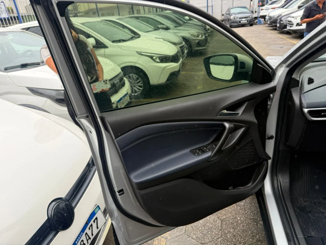 TRACKER Premier 1.2 Turbo 12V Flex Automática 2022 Com TETO - Imagem 17