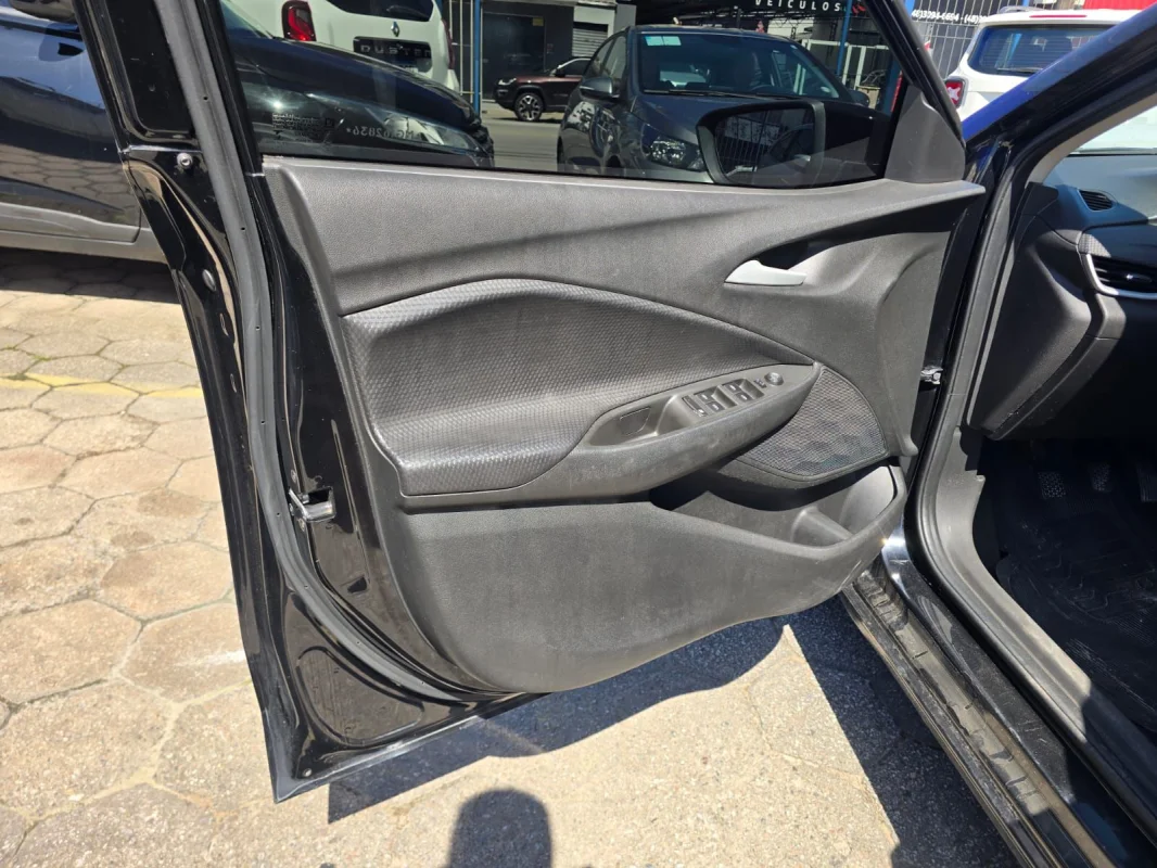 Onix Sedan LT 1.0 Mec. Completo 2021 - Imagem 14