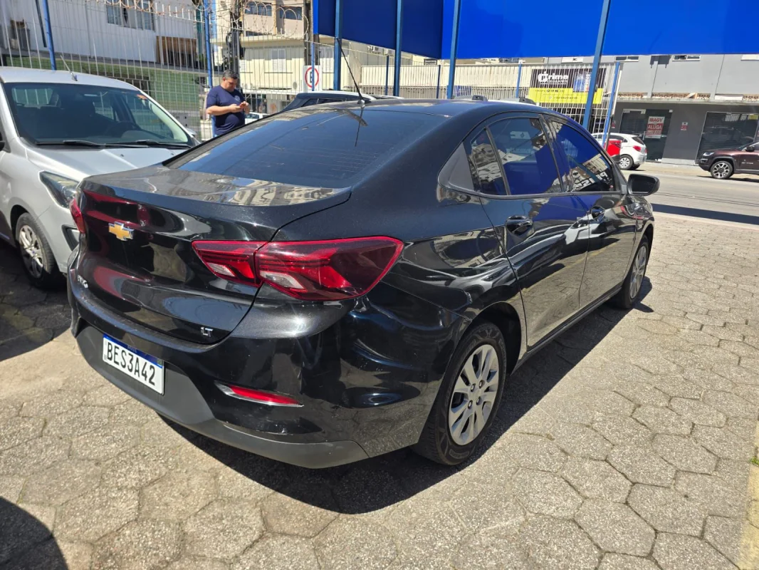 Onix Sedan LT 1.0 Mec. Completo 2021 - Imagem 3