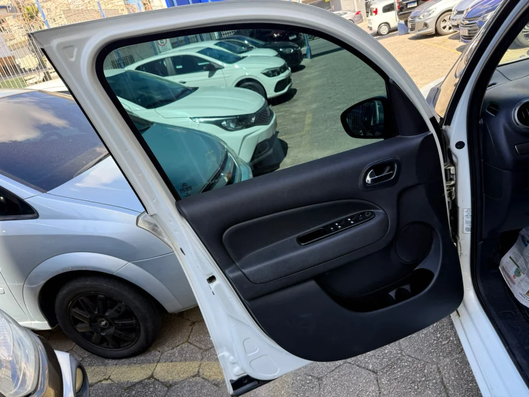 C3 Picasso GLX 1.6 Aut. 2014 - Imagem 14