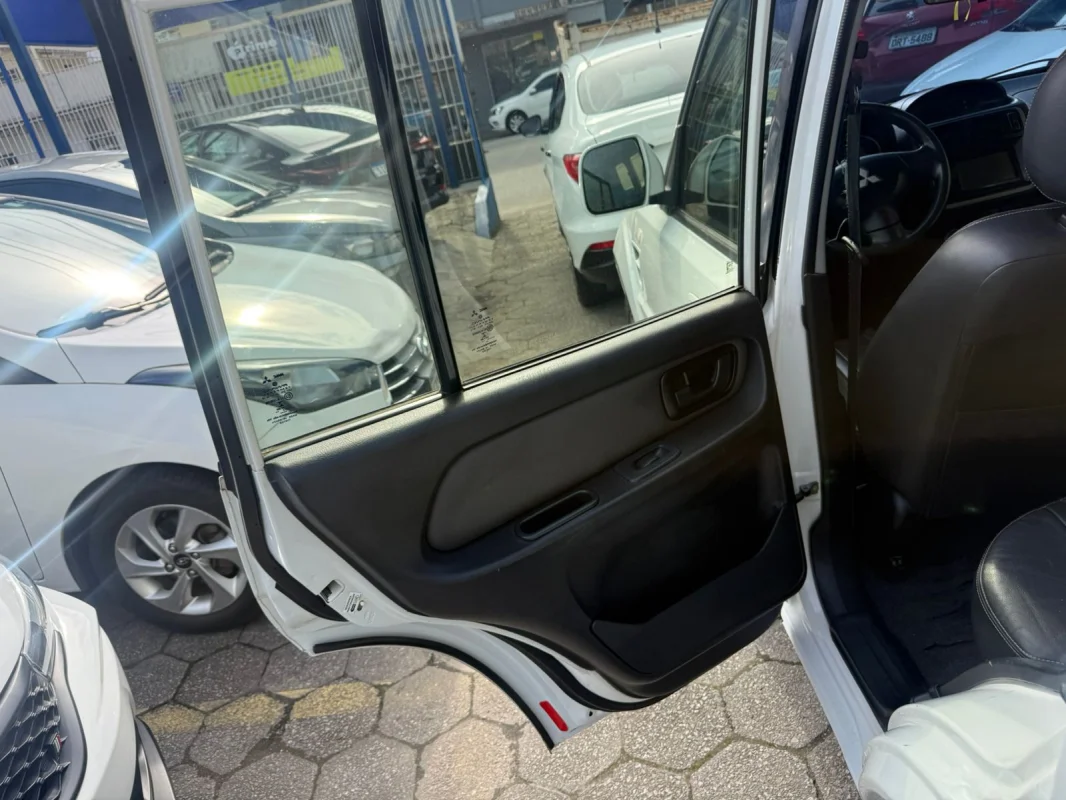 Tr4 2.0 Aut. 4x2 2013 - Imagem 17