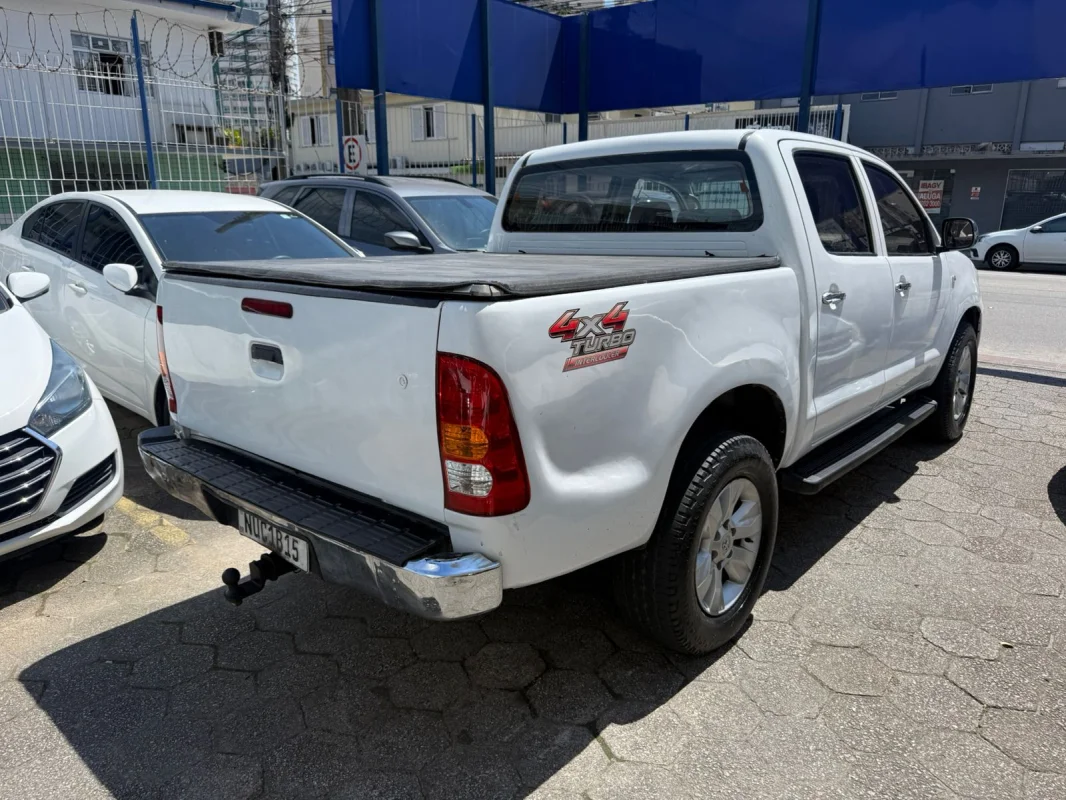 Hilux CD 4x4 2.5 Mec. Turbo Diesel 2011 - Imagem 3