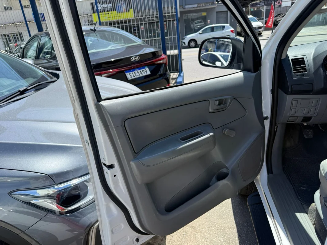 Hilux CD 4x4 2.5 Mec. Turbo Diesel 2011 - Imagem 14