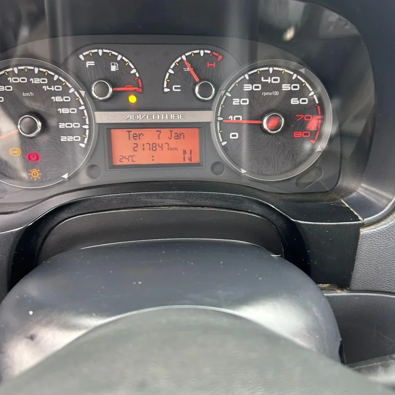 Strada 1.8 CD 3p Adventure Dualogic 2016 4 lugares - Imagem 11