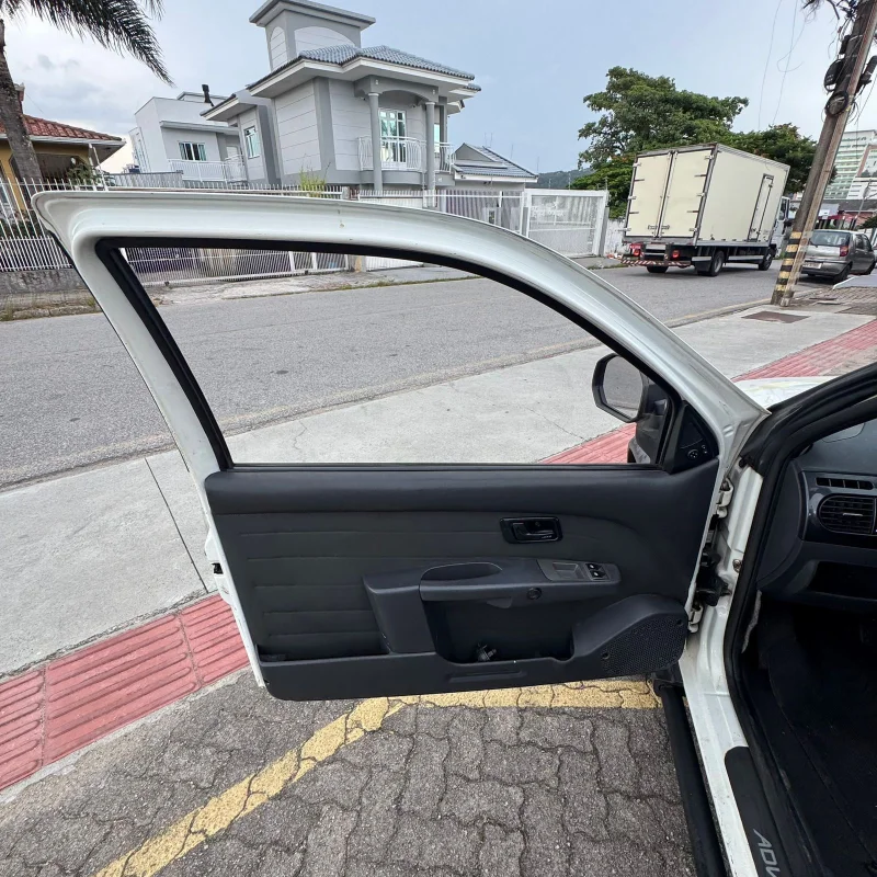 Strada 1.8 CD 3p Adventure Dualogic 2016 4 lugares - Imagem 12