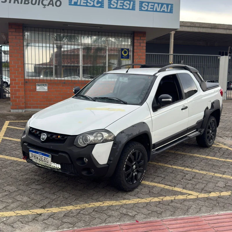 Strada 1.8 CD 3p Adventure Dualogic 2016 4 lugares - Imagem 4