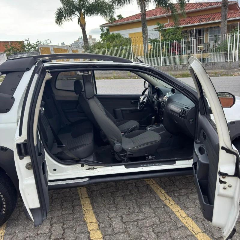 Strada 1.8 CD 3p Adventure Dualogic 2016 4 lugares - Imagem 9