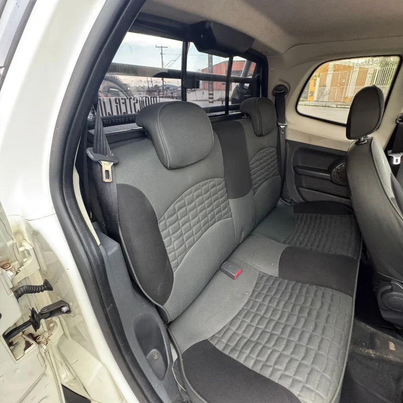 Strada 1.8 CD 3p Adventure Dualogic 2016 4 lugares - Imagem 7