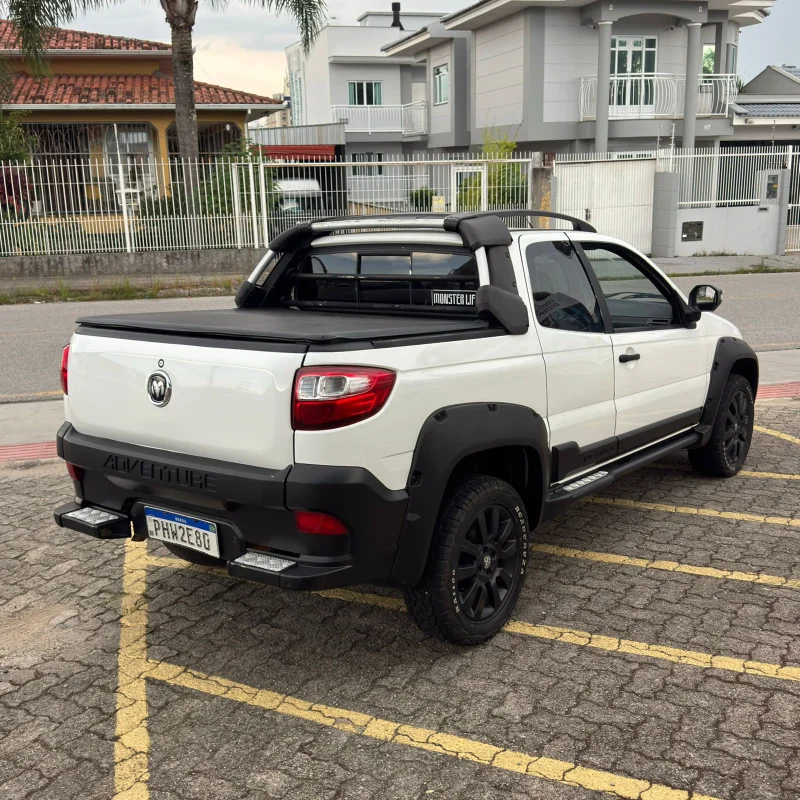 Strada 1.8 CD 3p Adventure Dualogic 2016 4 lugares - Imagem 5