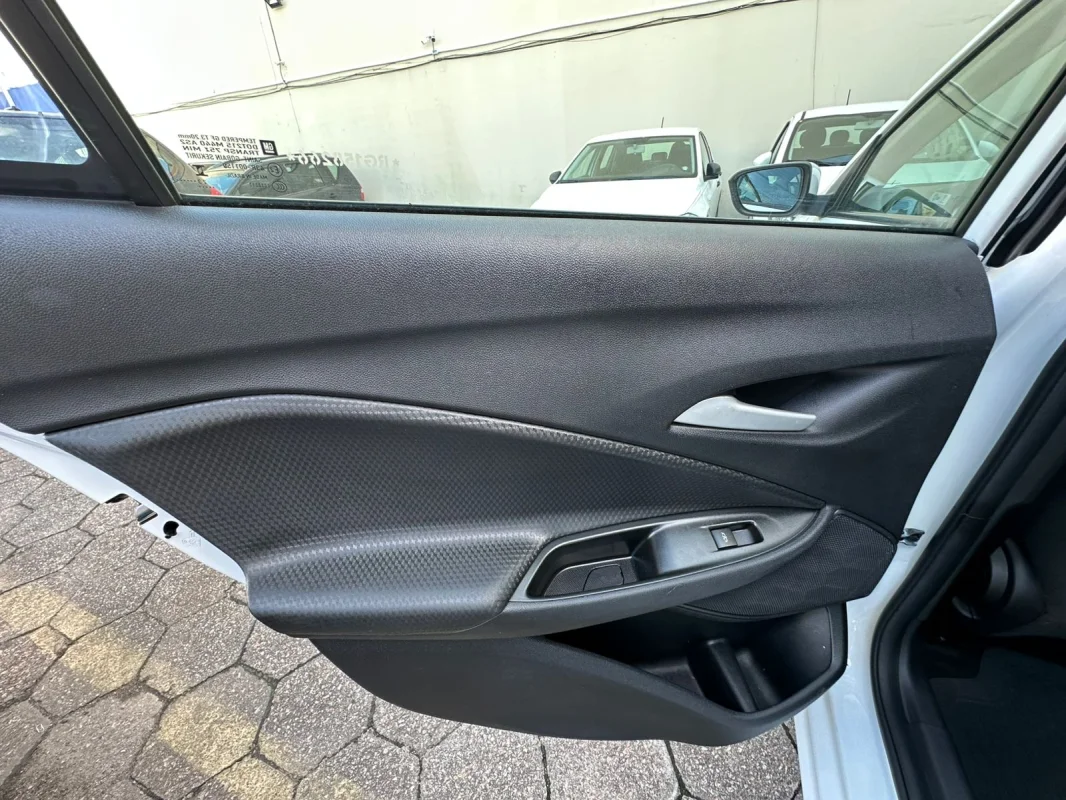 ONIX SEDAN Plus LT 1.0 12V Flex 4p Mecânico 2024 - Imagem 11