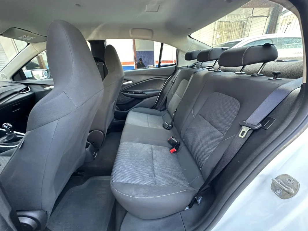 ONIX SEDAN Plus LT 1.0 12V Flex 4p Mecânico 2024 - Imagem 8