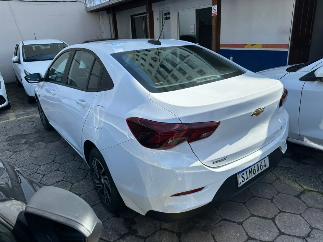 ONIX SEDAN Plus LT 1.0 12V Flex 4p Mecânico 2024 - Imagem 5