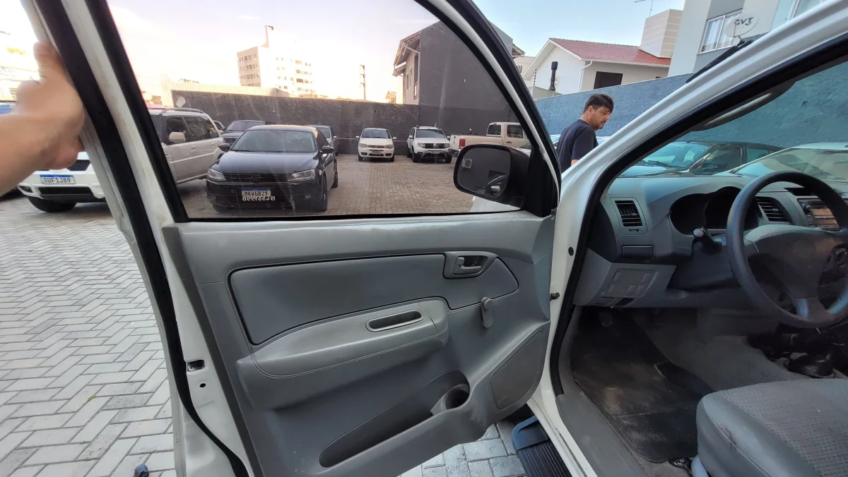 Hilux CD 4x4 2.5 completa DIESEL manual 2011 - Imagem 11