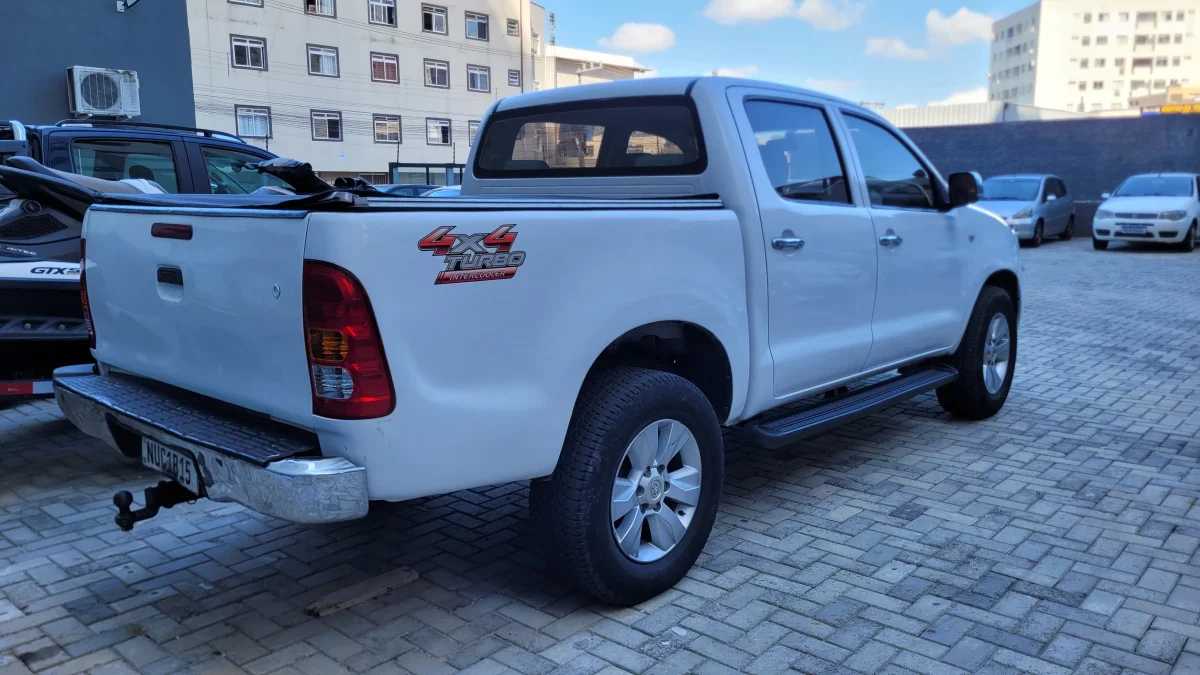 Hilux CD 4x4 2.5 completa DIESEL manual 2011 - Imagem 5