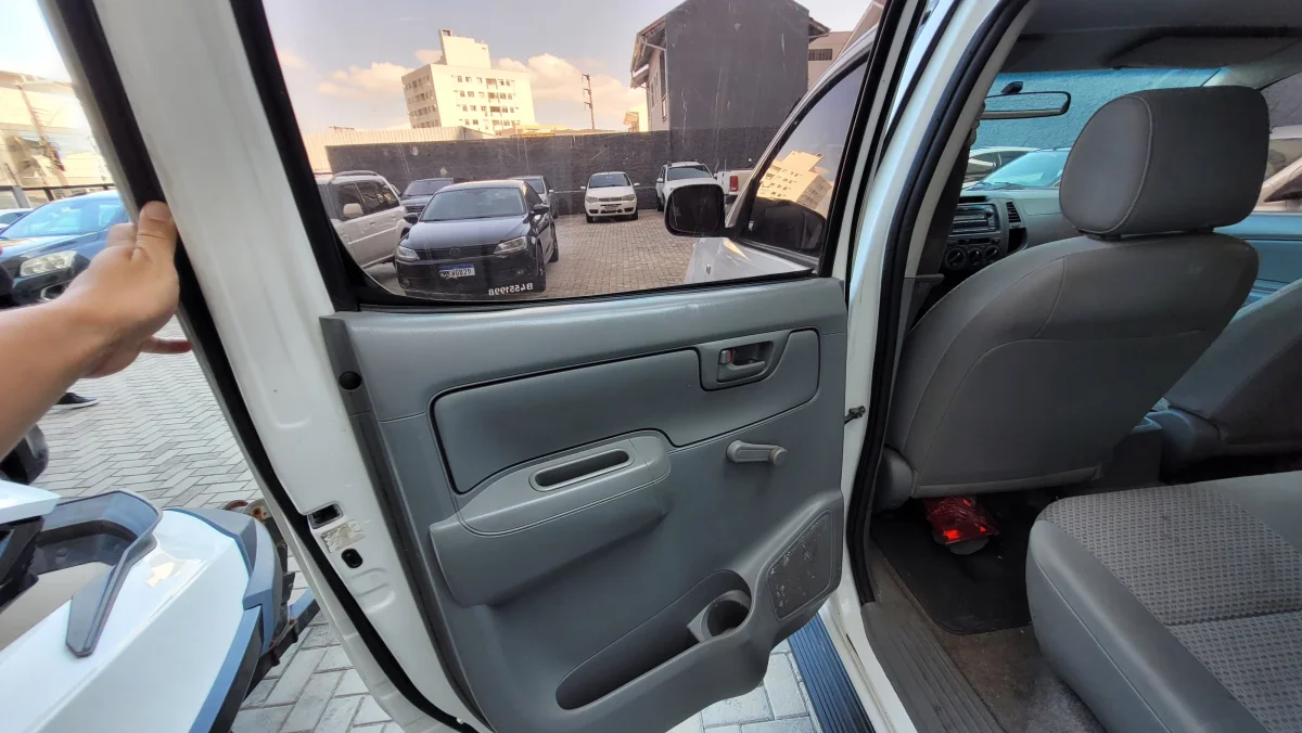 Hilux CD 4x4 2.5 completa DIESEL manual 2011 - Imagem 12