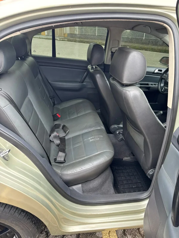 Polo sedan 1.6 imotion 2010 - Imagem 8