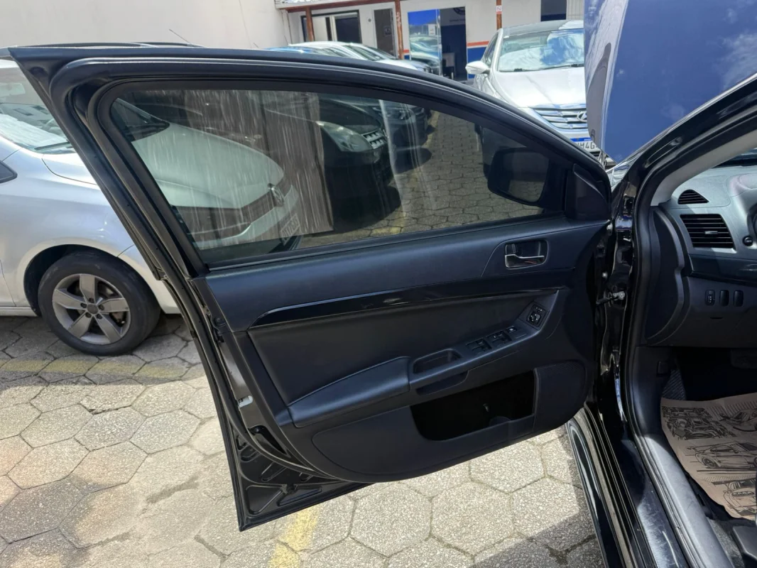 Lancer 2.0 Aut. 2012 - Imagem 12