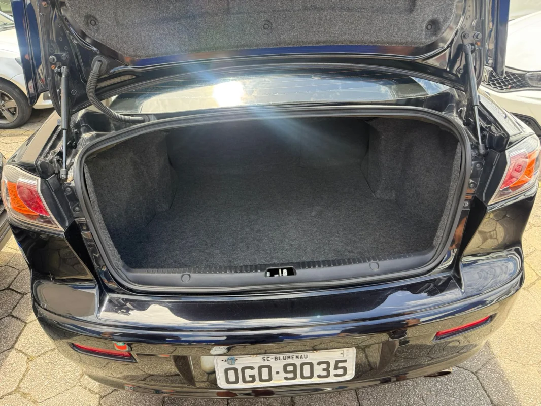 Lancer 2.0 Aut. 2012 - Imagem 10