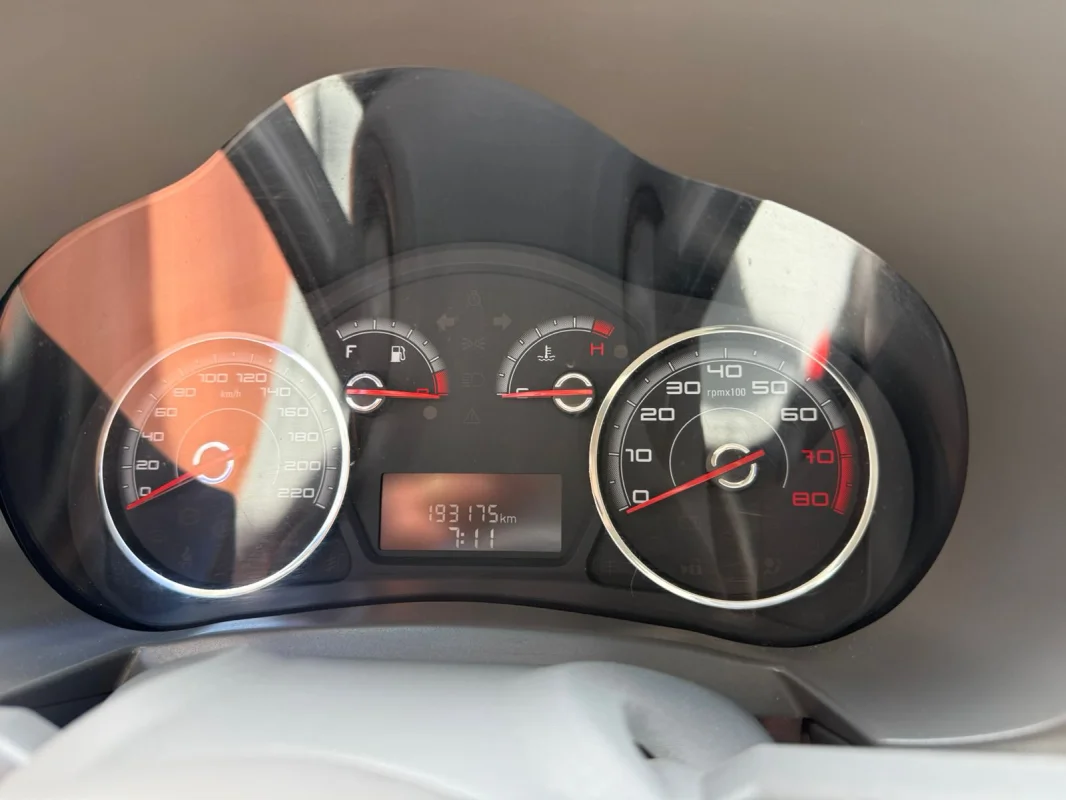 Palio Attractive 1.0 Mec. Completo 2015 - Imagem 10