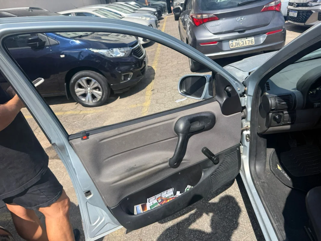 Classic LS 1.0 Mec. Básico 2012 - Imagem 13