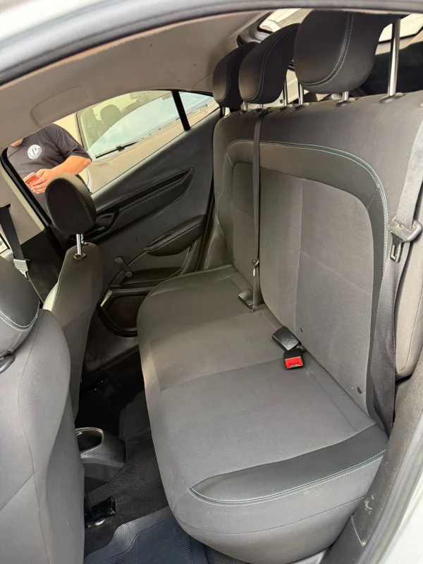 Onix Joy Black Edition 1.0 Mec. Completo 2021 - Imagem 8