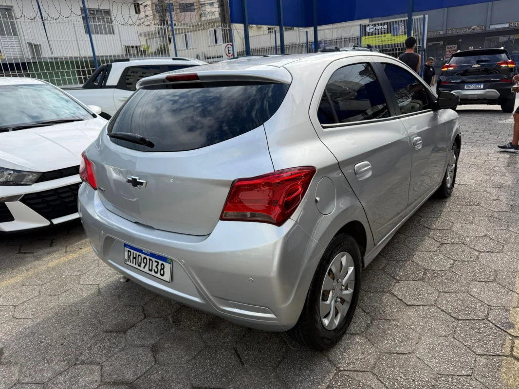 Onix Joy Black Edition 1.0 Mec. Completo 2021 - Imagem 5