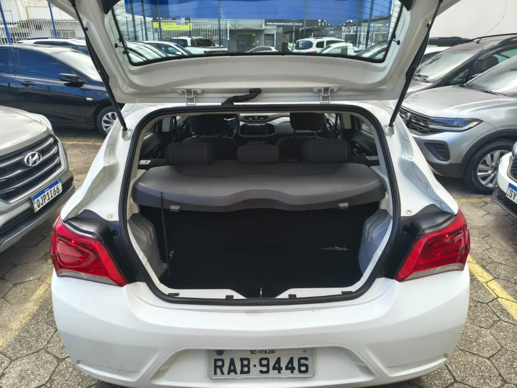 Onix Joy hatch 1.0 Mec. Completo 2020 - Imagem 5